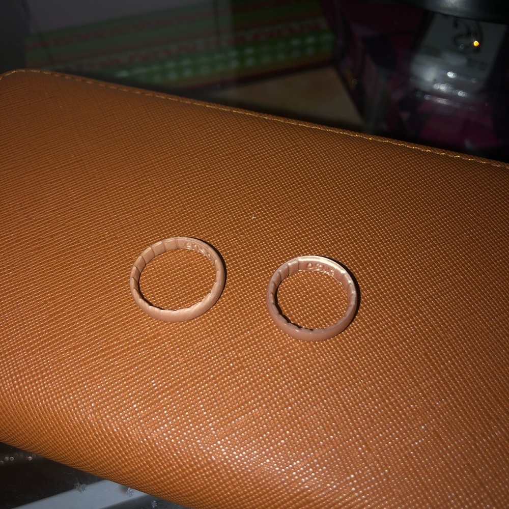 Enzo Rings - Picture 2 of 2
